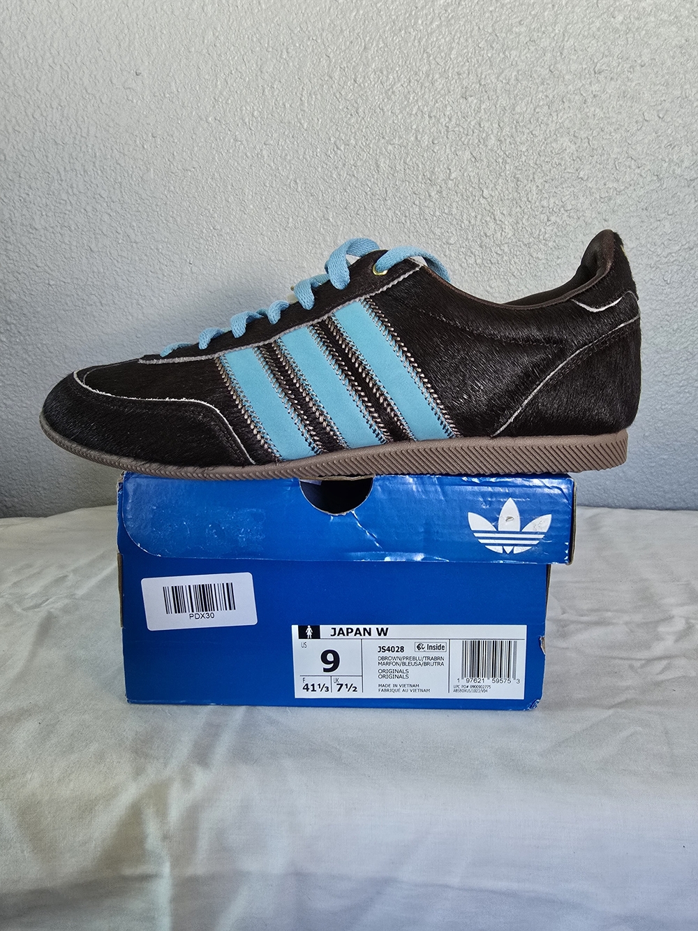 adidas Japan W Black Sneaker with Light Blue Stripes